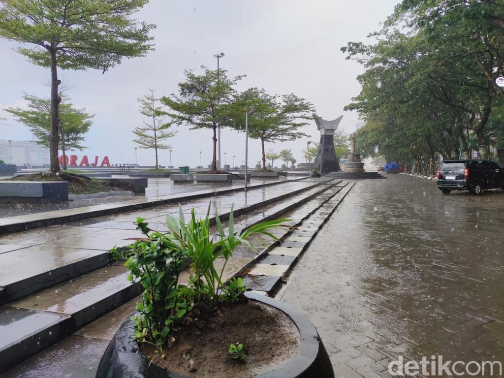 Makassar Diguyur Hujan Ringan Pagi Ini, BMKG: Mulai Masuk Peralihan Musim